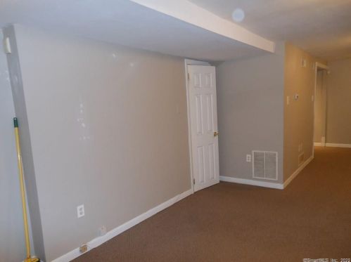 1 Bridgeport Ave, Huntington CT  06484-3211 exterior