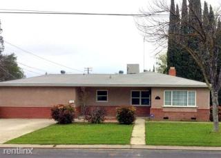 909 Tokay Ave, Modesto CA  95350-3624 exterior
