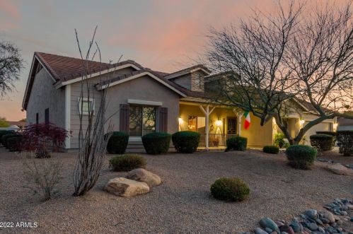 9425 Gold Dust Dr, Queen Creek, AZ 85142