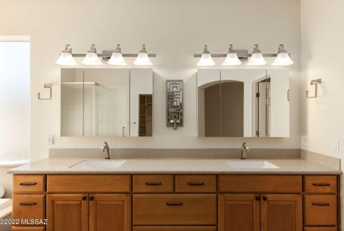 300 Hidden Quail Dr, Tucson AZ  85704-6940 exterior