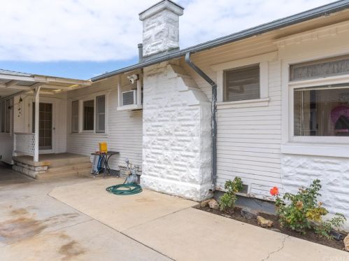 361 Gladys Ave, Long Beach, CA 90814-2437