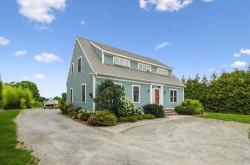 1140 Green End Ave, Middletown RI  02842-5706 exterior