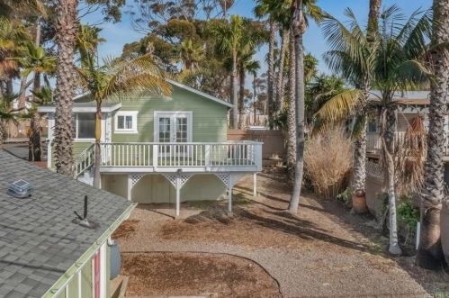 621 Horne St, Oceanside CA  92054-2418 exterior