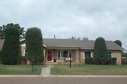 1211 Avenue F, Abernathy, TX 79311-2517