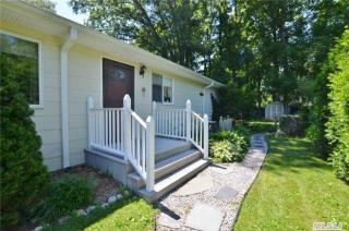 2 Carll Ct, Northport, NY 11768-1649