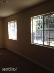 703 82nd St, Los Angeles CA  90044-3221 exterior