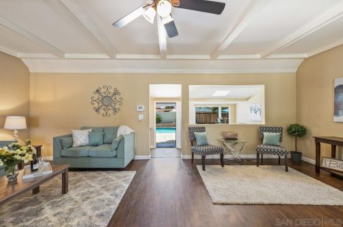 1521 Melody Ln, El Cajon CA  92019-2016 exterior