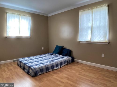 381 Lake St, Ephrata PA  17522-2456 exterior