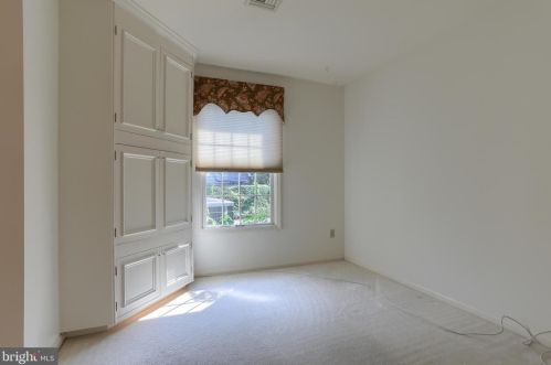 281 Crescent Dr, Swatara PA  17033-2335 exterior