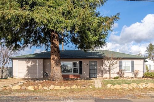 51 Roe Rd, Paradise, CA 95969-6193