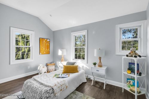 961 Front St, Tinton Falls NJ  07701-5615 exterior