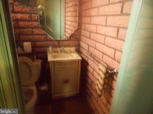 6128 Bustleton Ave, Philadelphia, PA 19149-3430