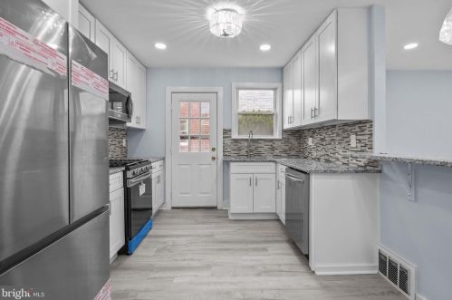 8522 Castor Ave, Philadelphia PA  19152-1208 exterior