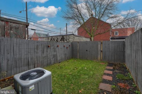 877 Prince St, Lancaster PA  17603-5811 exterior