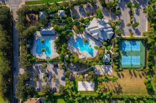 1955 Fairmont Ln, Naples FL  34120-4572 exterior