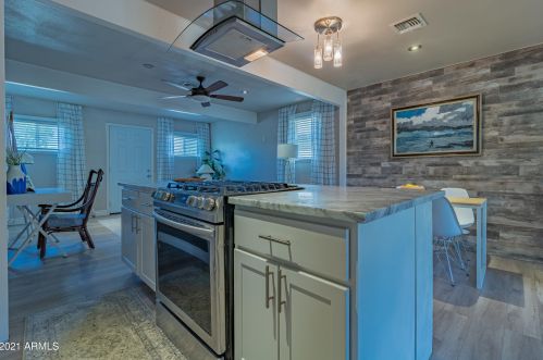 1106 12 St, Phoenix AZ 85086-7448 exterior