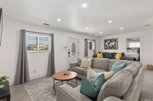 39970 Calle Bellagio, Temecula CA  92592-8620 exterior