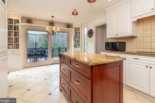 1006 Gwilym Cir, Berwyn PA  19312-2237 exterior