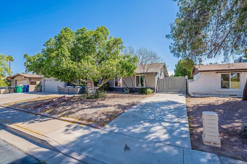 2853 Las Palmas, Mesa, AZ 85202-7822