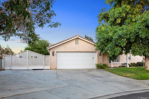 12505 Durango Pl, Victorville, CA 92392-8081