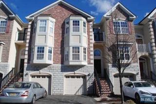 93 Osprey Ct, Secaucus NJ  07094-2935 exterior