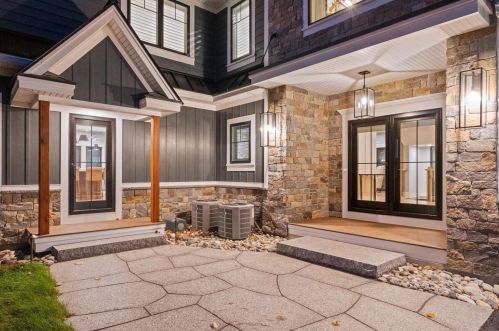51 Keewaydin Dr, Alton NH  03810-4044 exterior