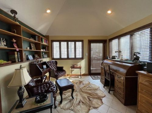 128 Pound Rd, Cumberland RI  02864-2706 exterior