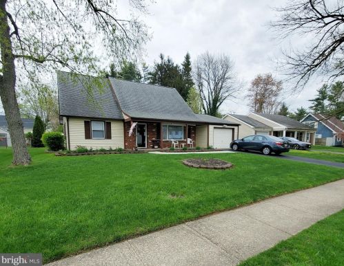 14 Gallant Ln, Willingboro, NJ 08046-3302
