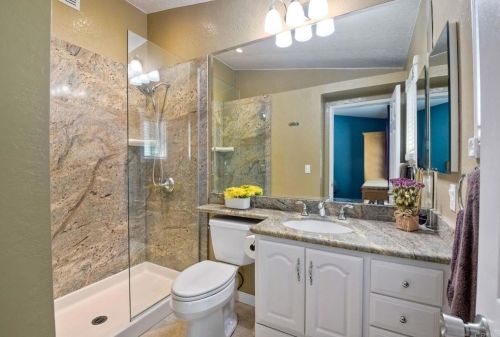 2169 Fiori Dr, Vista CA  92084-7737 exterior