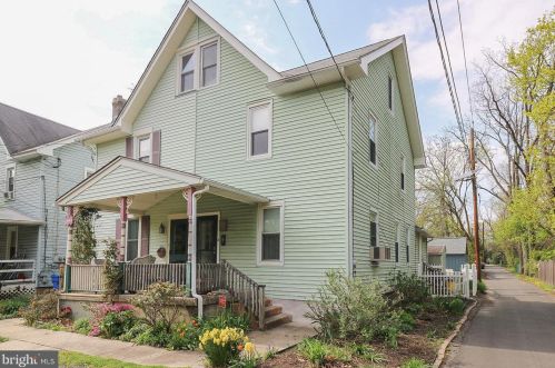 208 2nd St, Riverton, NJ 08077-1169