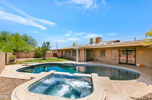 675 Houghton Rd, Tucson, AZ 85748-1927