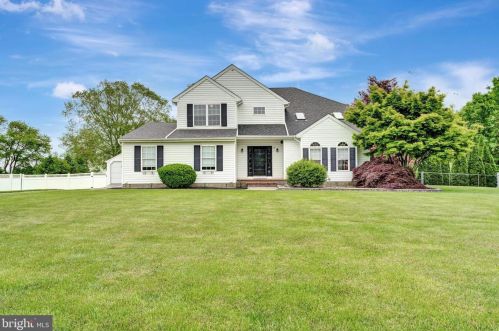 284 Warren Dr, North Hanover, NJ 08562-1534