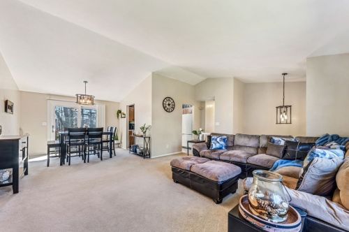 2500 Hollywood Dr, Gibsonia PA  15044-8385 exterior