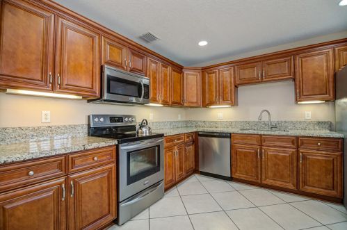 10667 Lake Shore Dr, West Palm Beach FL  33414-6170 exterior