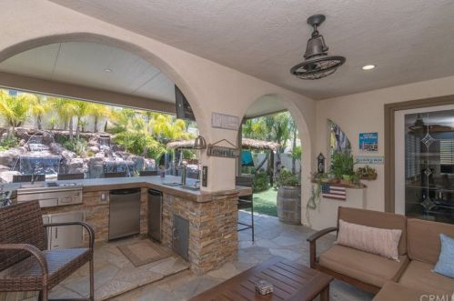 39114 Trail Creek Ln, Temecula CA  92591-7290 exterior