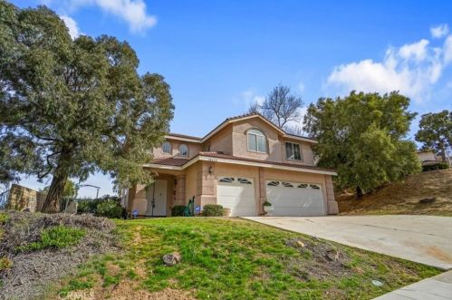 30440 Vineyard Ln, Santa Clarita, CA 91384-4707