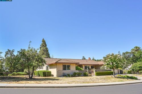 893 Richard Ln, Danville, CA 94526-2842
