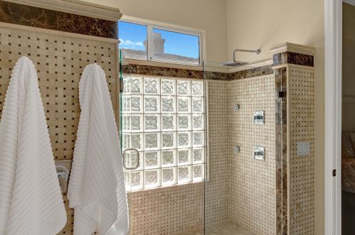 19 Orleans Rd, Rancho Mirage CA  92270-2714 exterior