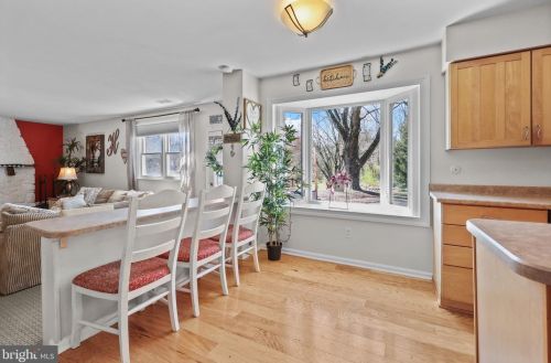 2 Elizabeth Ln, Southampton PA  18954-1011 exterior