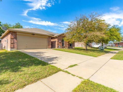 421 Oxford St, Burleson, TX 76028-3529