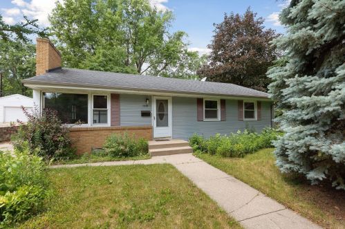 1939 Eustis St, Saint Paul, MN 55113-5108