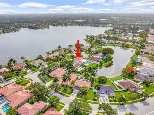 18856 23rd Pl, Hollywood FL  33029-5340 exterior