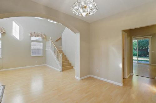 877 Shortland Way, Manteca CA  95337-8568 exterior