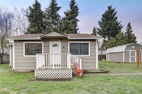 16823 40 Ave, Seattle WA  98188-3159 exterior