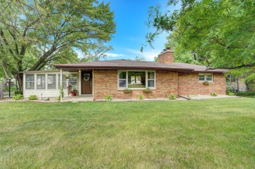 2602 River Rd, Waterford, WI 53185-5075