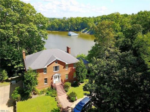 221 Groom Dr, Saluda, VA 23149-3096