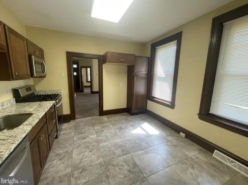 14 Basin St, Norristown PA 19401-4060 exterior