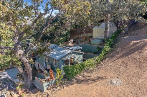 1268 Black Canyon Rd, Simi Valley CA 93063-4609 exterior