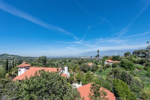 1800 Buenos Aires Dr, Covina CA  91724-3901 exterior