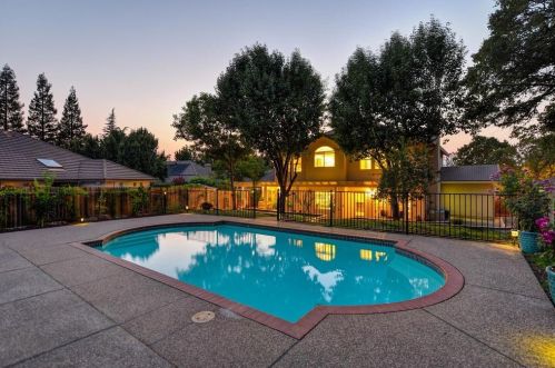 255 American River Canyon Dr, Folsom CA  95630-7142 exterior